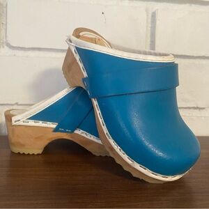 Children’s vintage clogs Svensk in Sweden blue leather wooden sole size 25 8.5